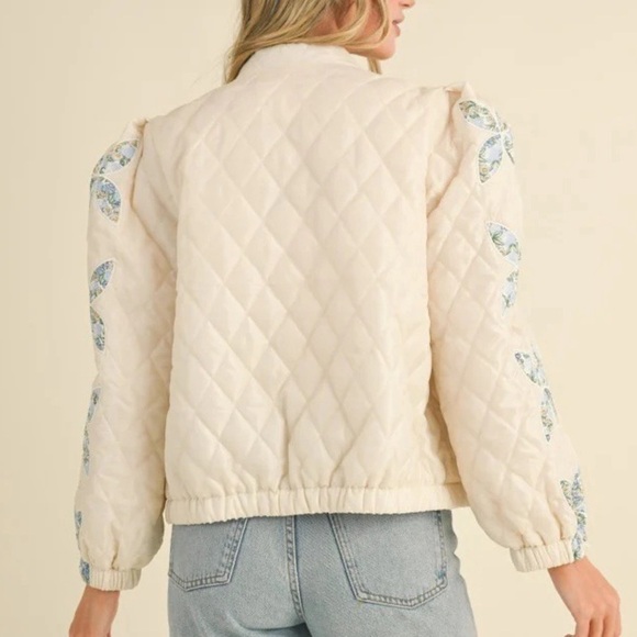 Bohemian Cottagecore Quilted Jacket With Floral Patchwork in Vanilla Cream - Picture 5 of 8